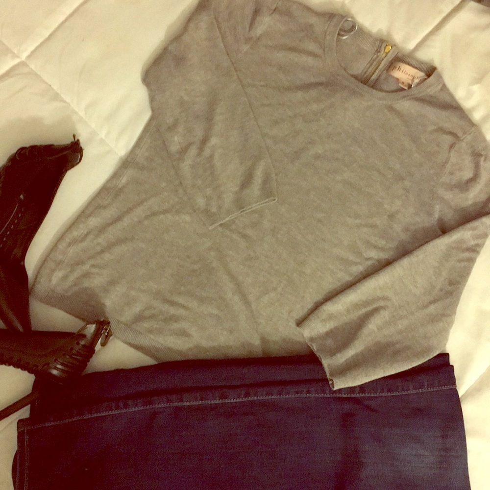 Grey causal quarter length sweater